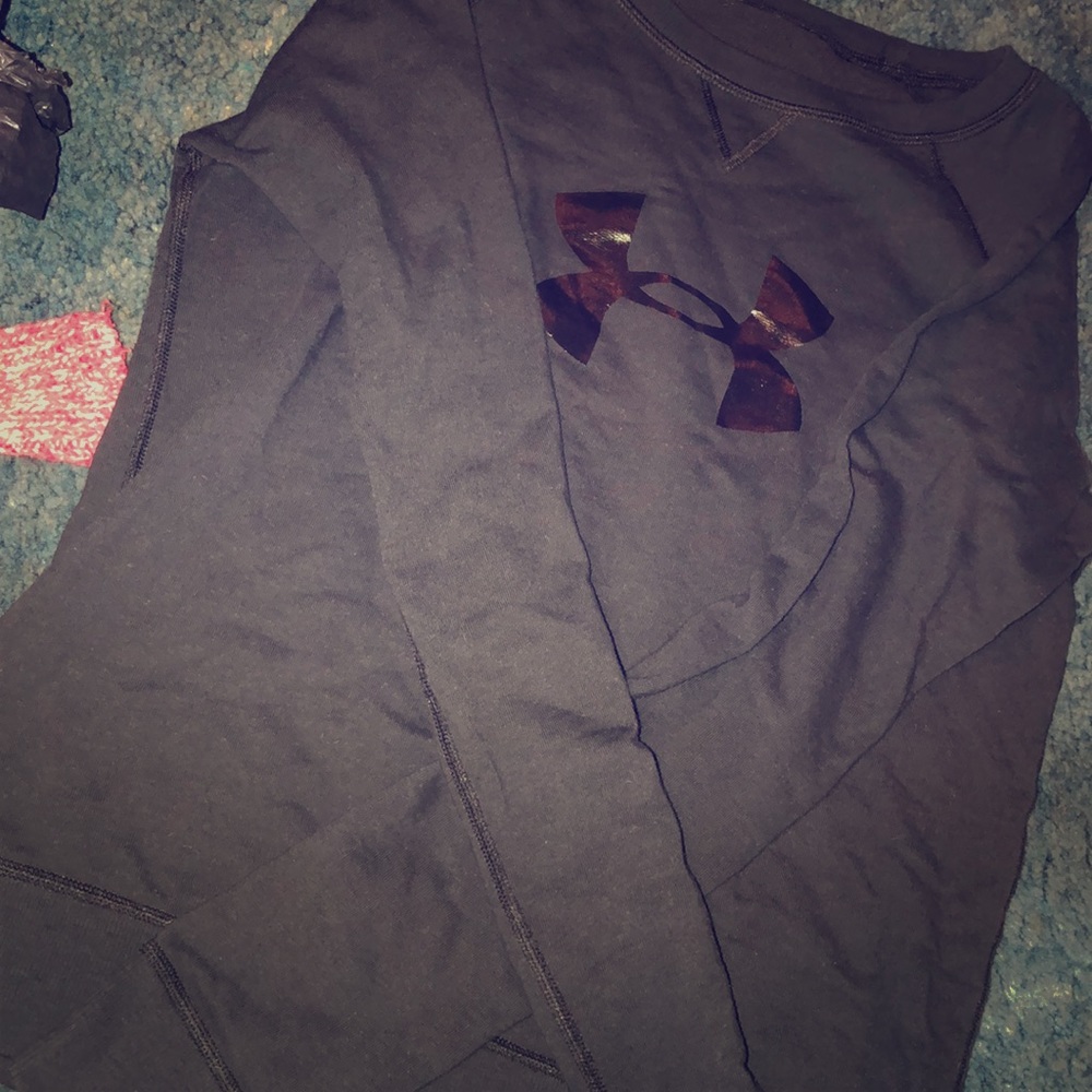 black under armour pullover